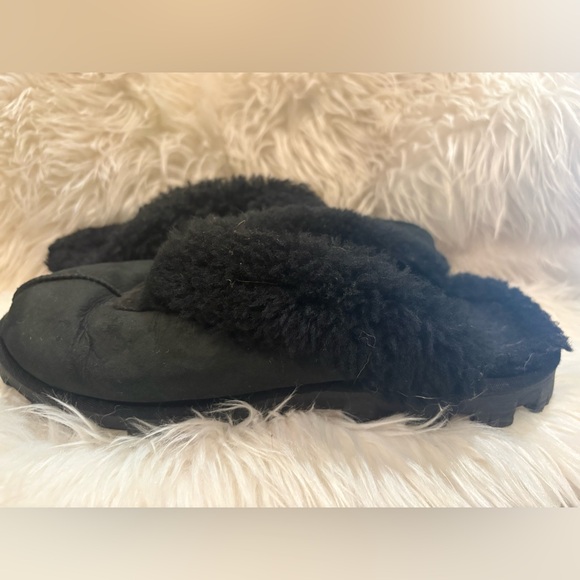 Black Ugg Slippers - Picture 4 of 5